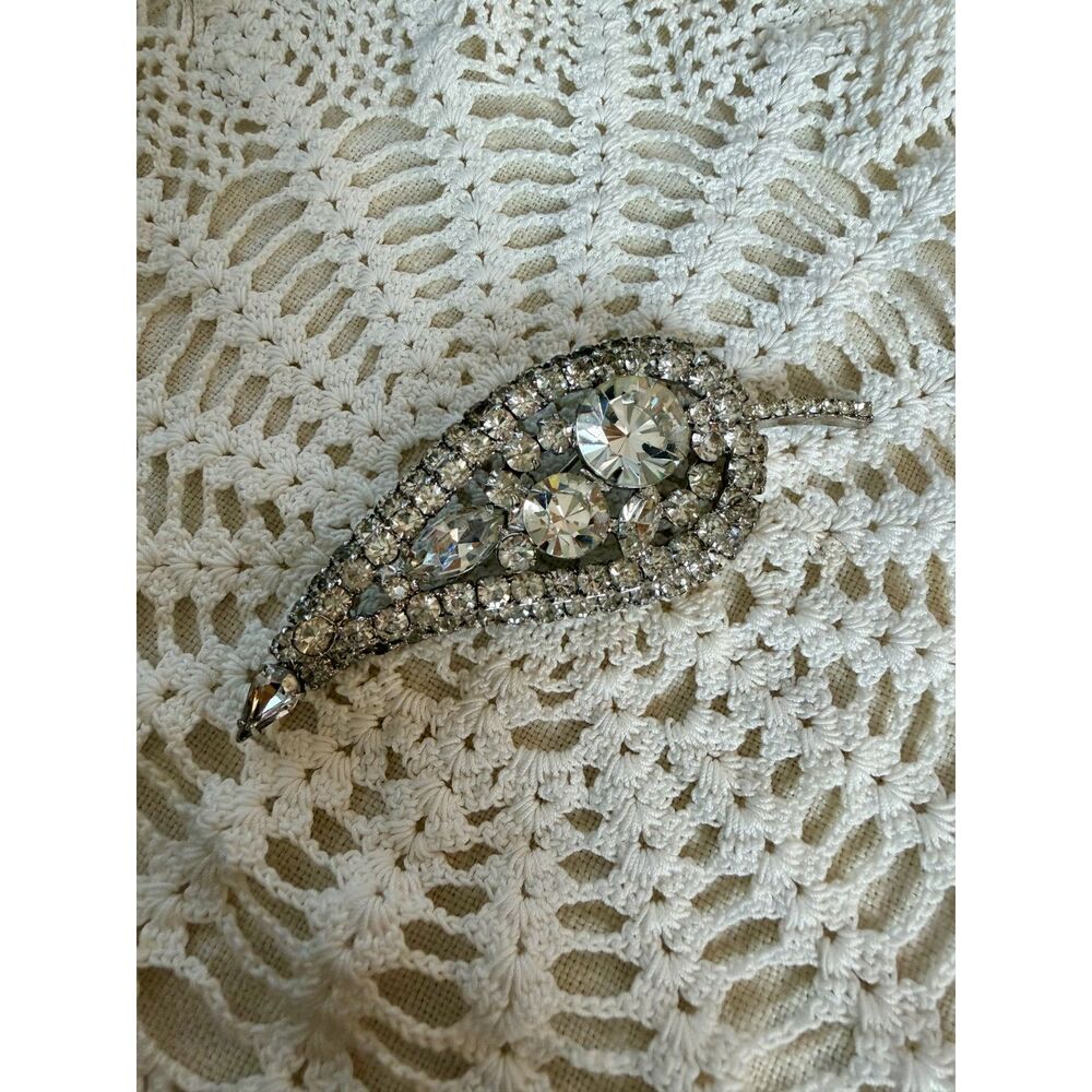 Vintage Rhinestone Brooch